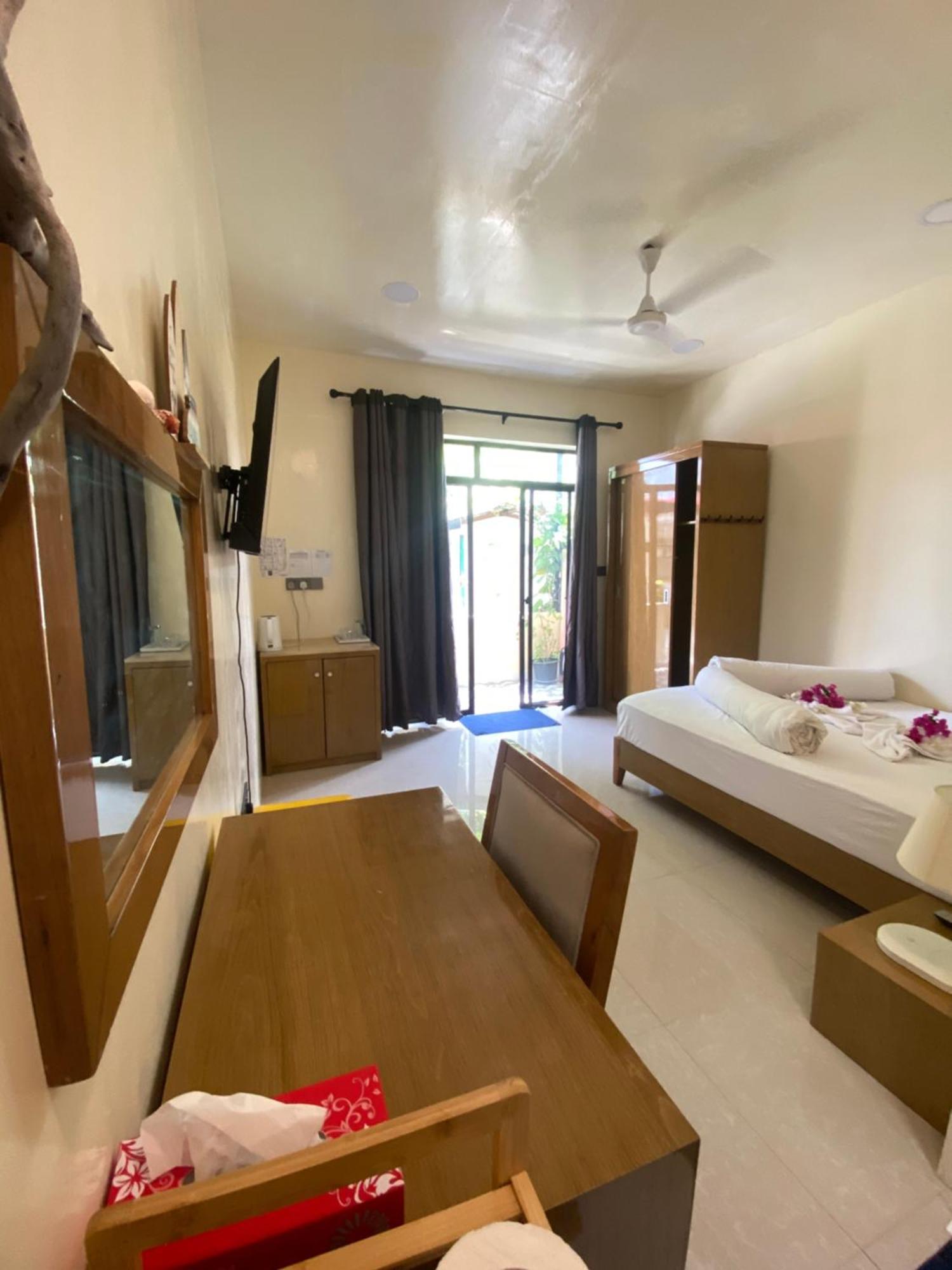 Maavaharu Guest House Himmafusi Kültér fotó