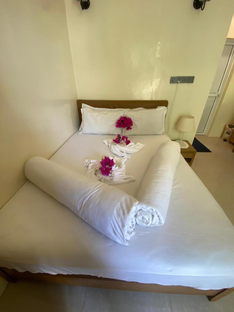 Maavaharu Guest House Himmafusi Kültér fotó